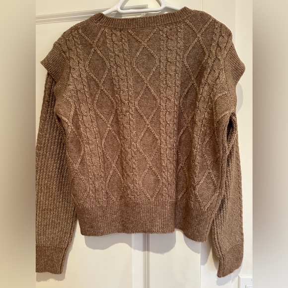 Light, soft, slightly cropped - Picture 7 of 10